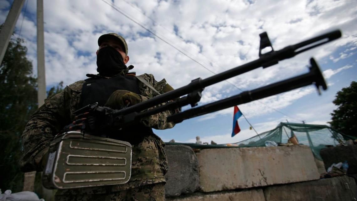 Терористи з мінометів обстріляли пункт "Мар'їнка" Терористи з мінометів обстріляли пункт "Мар'їнка"