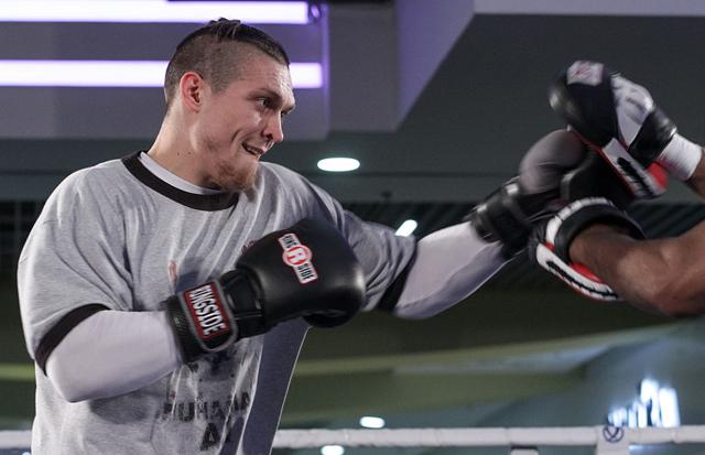 Усик рассказал, почему не хочет ехать из Крыма