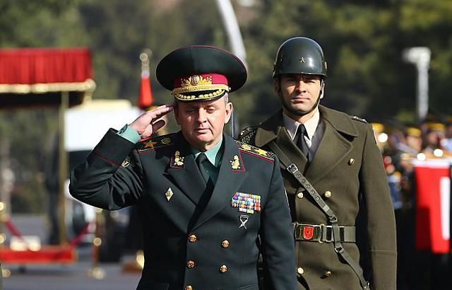 Попри контрактну армію, до війська надалі призиватимуть строковиків Попри контрактну армію, до війська надалі призиватимуть строковиків