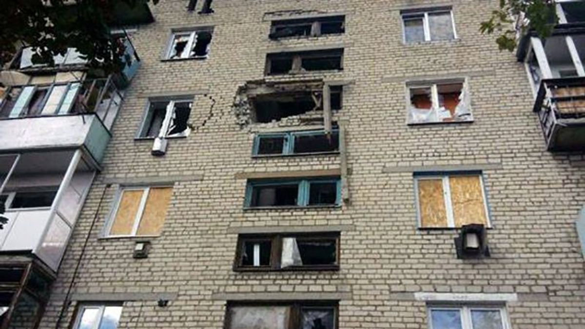 Терористи обстріляли помешкання мирних жителів у Попасній та Мар’їнці Терористи обстріляли помешкання мирних жителів у Попасній та Мар’їнці