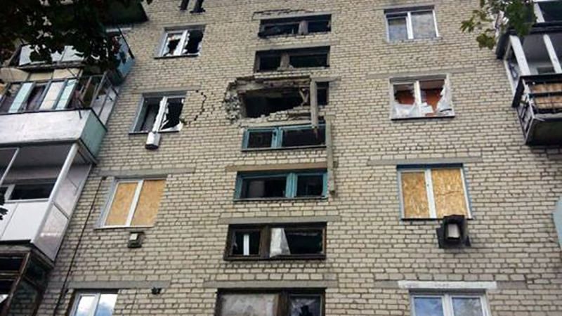 Террористы обстреляли квартиру мирных жителей в Попасной и Марьинке