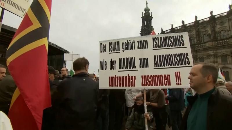 Декілька тисяч антиісламістів зібрались на мітинг у Німеччині Декілька тисяч антиісламістів зібрались на мітинг у Німеччині