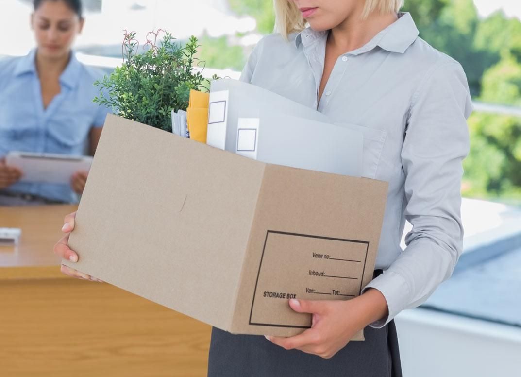 Украинцев может ожидать волна массовых увольнений Украинцев может ожидать волна массовых увольнений