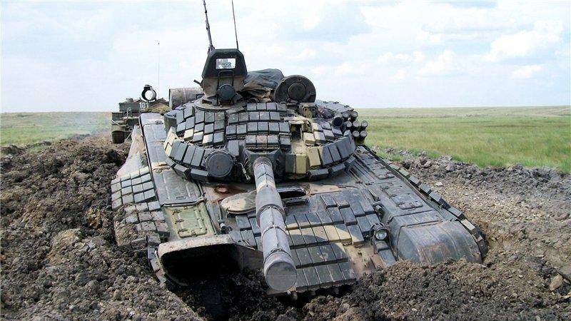 Разведка сообщила о новых танках и БМП у боевиков на Донбассе