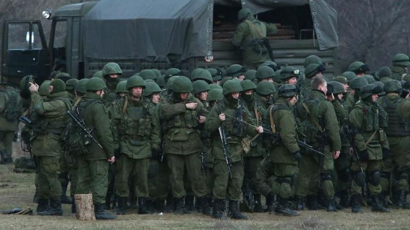 Тревожное движение. На Донбассе заметили "нетипичных боевиков" Тревожное движение. На Донбассе заметили "нетипичных боевиков"