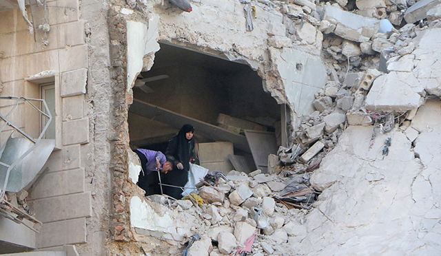 От авиаудара в Сирии погибла одна большая семья От авиаудара в Сирии погибла одна большая семья