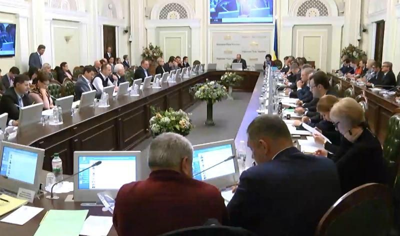 Кого политики обвиняют в бедности украинцев Кого политики обвиняют в бедности украинцев