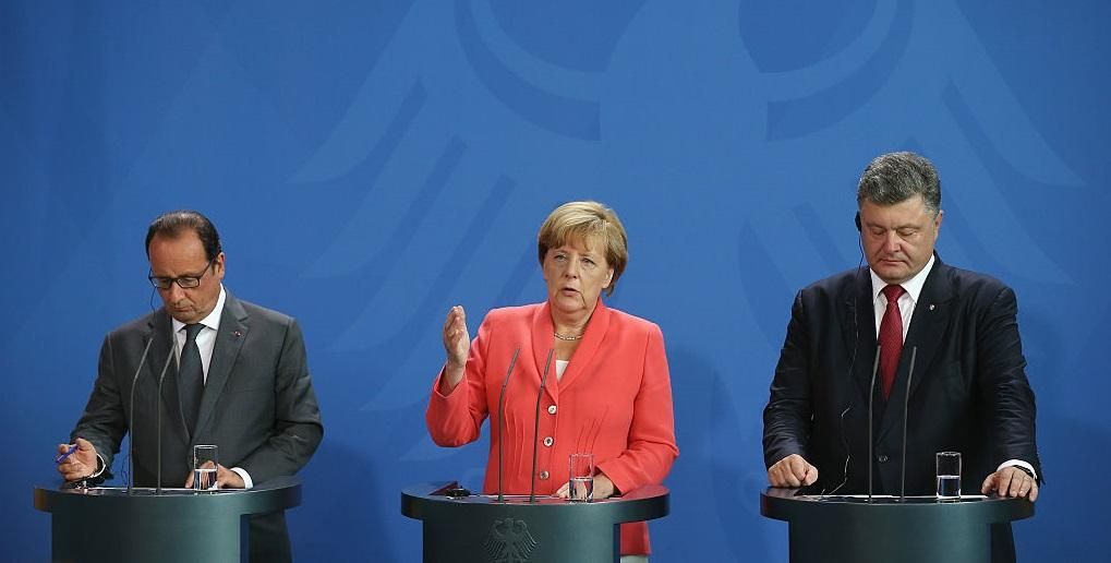 Порошенко та Меркель домовились про зустріч у Нормандському форматі