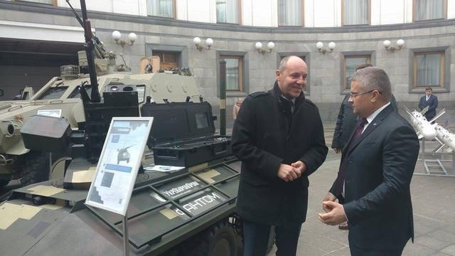 "Укроборонпром" похизувався перед Парубієм новітніми розробками "Укроборонпром" похизувався перед Парубієм новітніми розробками