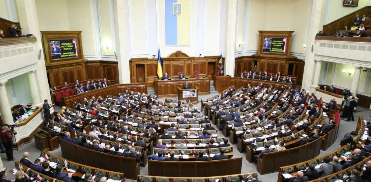 Рада ужесточает наказание за пьянство и наркотики на службе