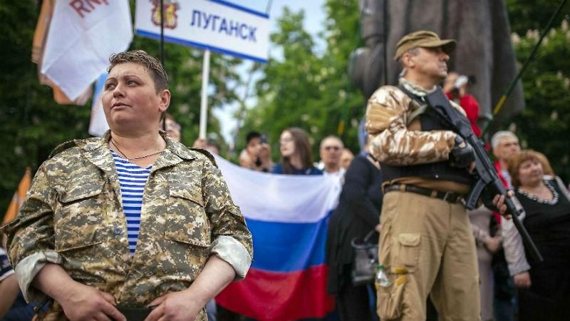 Луганск в напряжении. В городе происходит подозрительная активизация боевиков Луганск в напряжении. В городе происходит подозрительная активизация боевиков