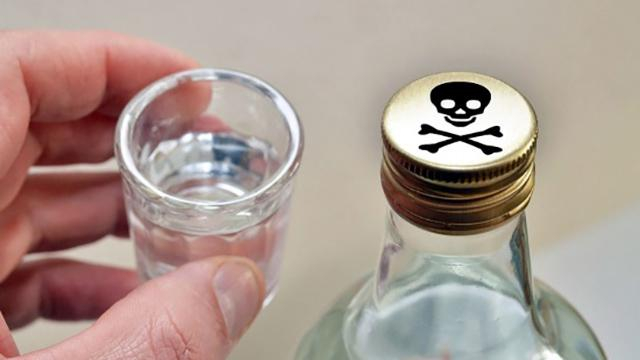 В Нацполиции рассказали новые подробности о убийственном российском спирте