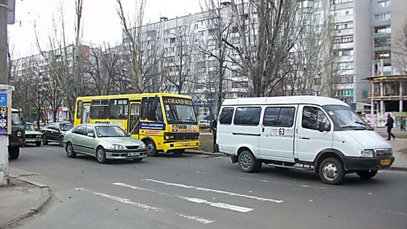Водитель маршрутки избил подростка в Николаеве