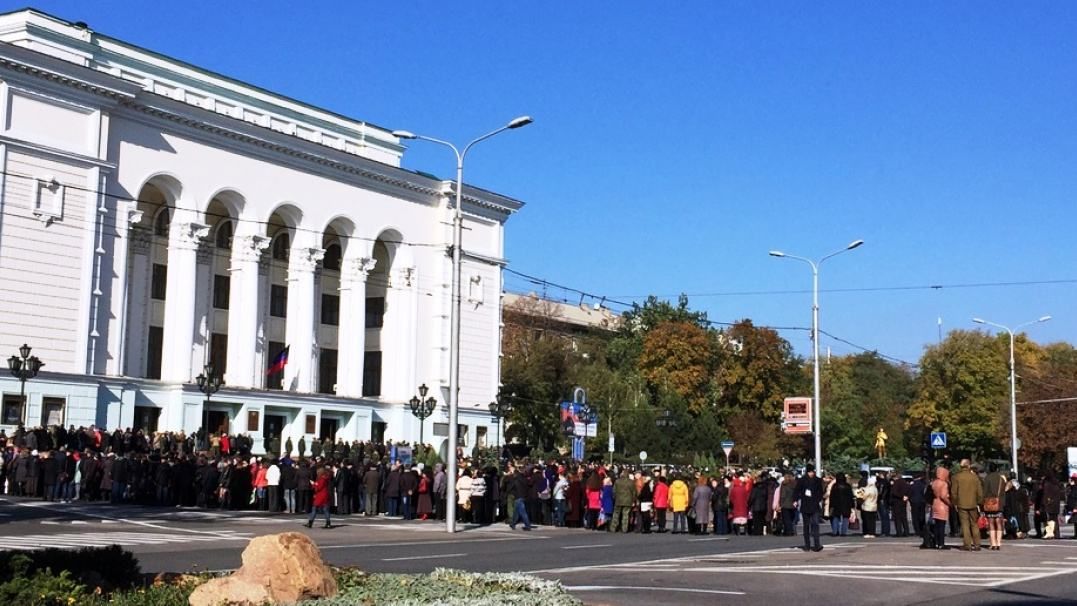 Стало известно, почему столько людей собралось на прощании с "Моторолой" Стало известно, почему столько людей собралось на прощании с "Моторолой"