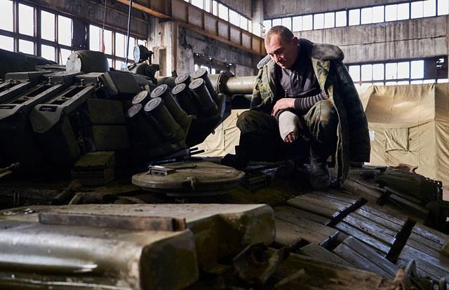 СБУ спіймала коригувальника вогню терористів "ЛНР" СБУ спіймала коригувальника вогню терористів "ЛНР"