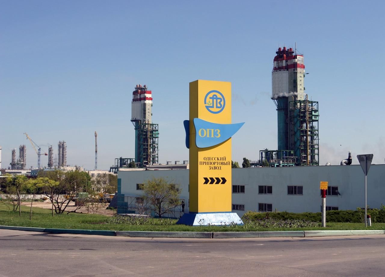 Кабмін обвалив ціну на Одеський припортовий завод