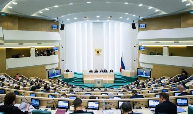 Кортеж делегации парламента России попал в ДТП