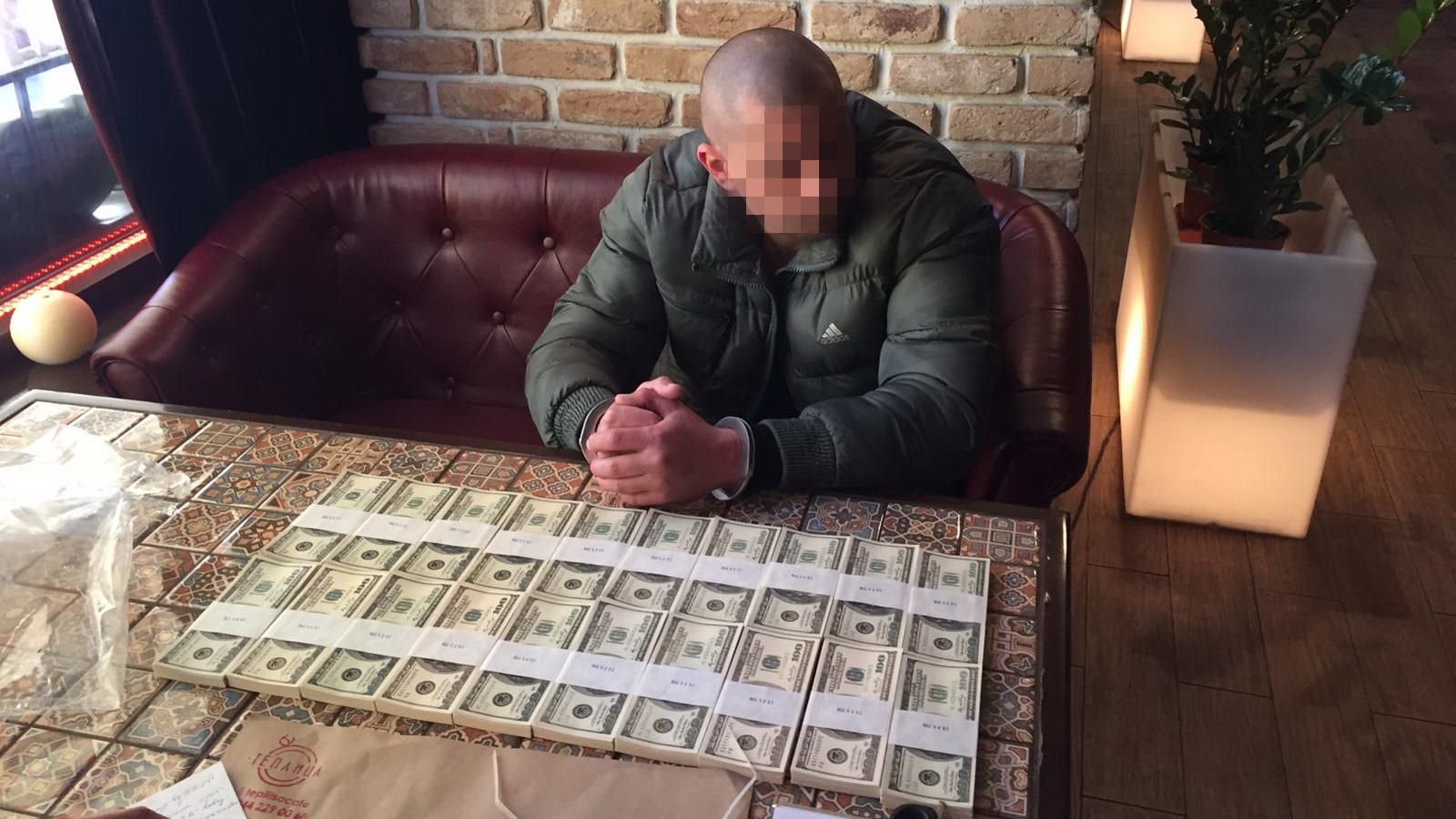 Колишні правоохоронці вимагали 200 тисяч доларів за виправдувальний вирок замовнику вбивства