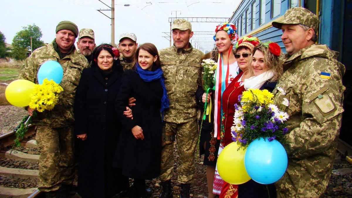 Як на Одещині зустрічають учасників АТО: душевні фото Як на Одещині зустрічають учасників АТО: душевні фото