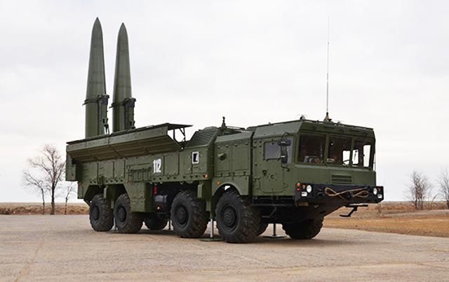 Військові Росії потренувалися гатити ракетами з "Іскандерів-М"