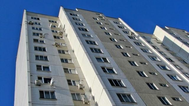 Пенсионер выбросился с 13 этажа в Киеве