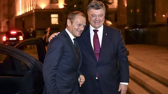 Порошенко пообещали ускорить безвиз для украинцев Порошенко пообещали ускорить безвиз для украинцев