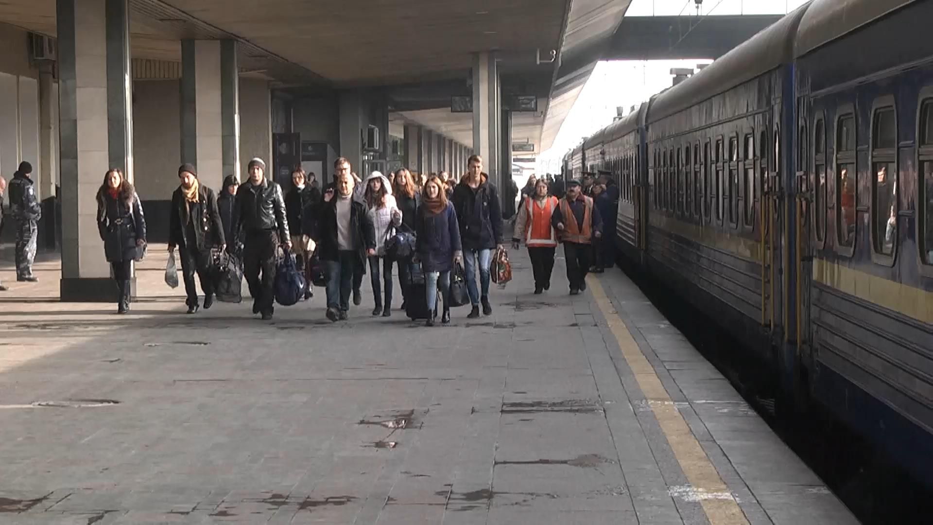 Жителі Донбасу їдуть на захід стирати кордони між регіонами Жителі Донбасу їдуть на захід стирати кордони між регіонами