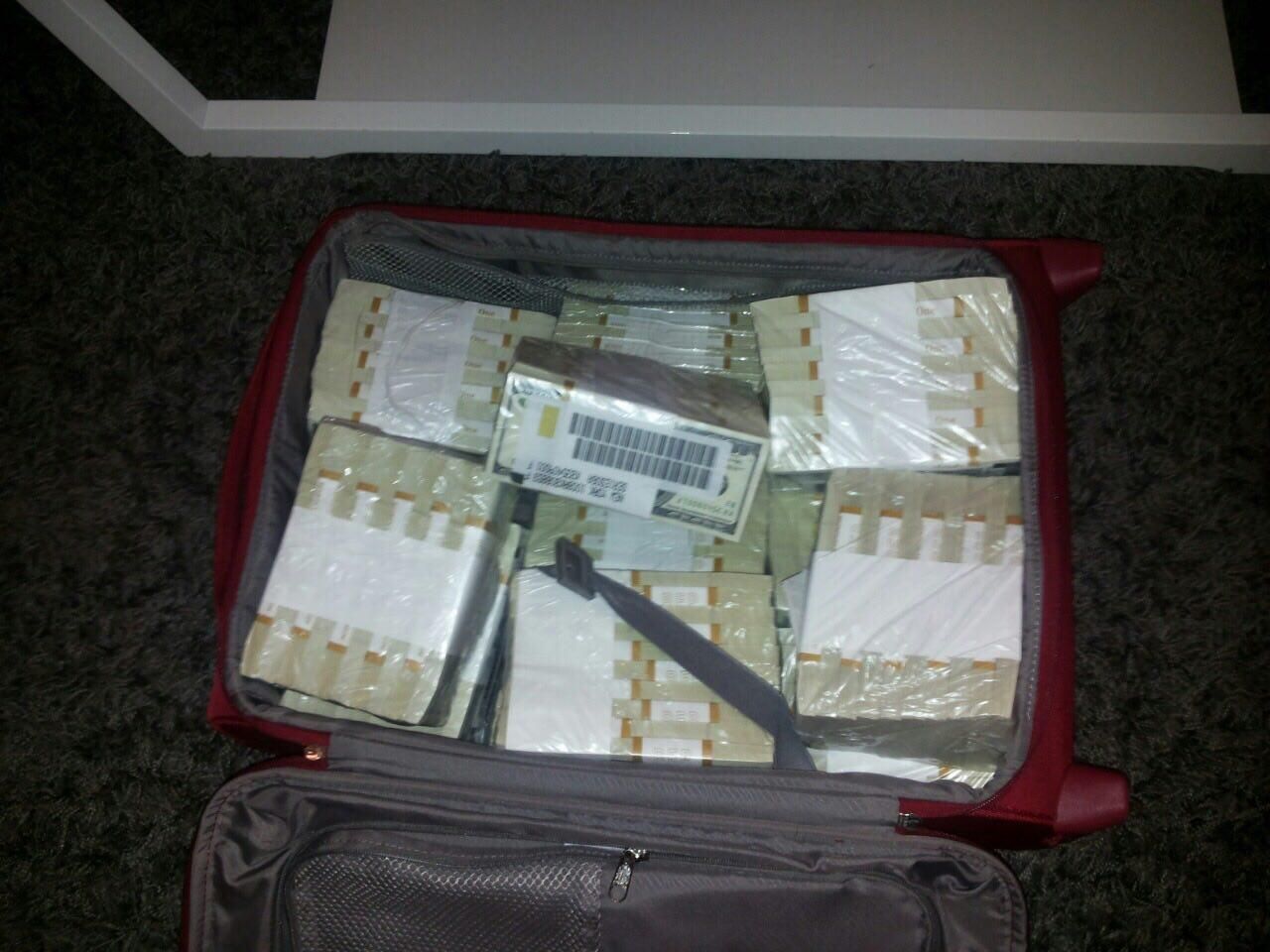 СБУ и ГПУ пришли с обысками в "Укрзализныцю" СБУ и ГПУ пришли с обысками в "Укрзализныцю"