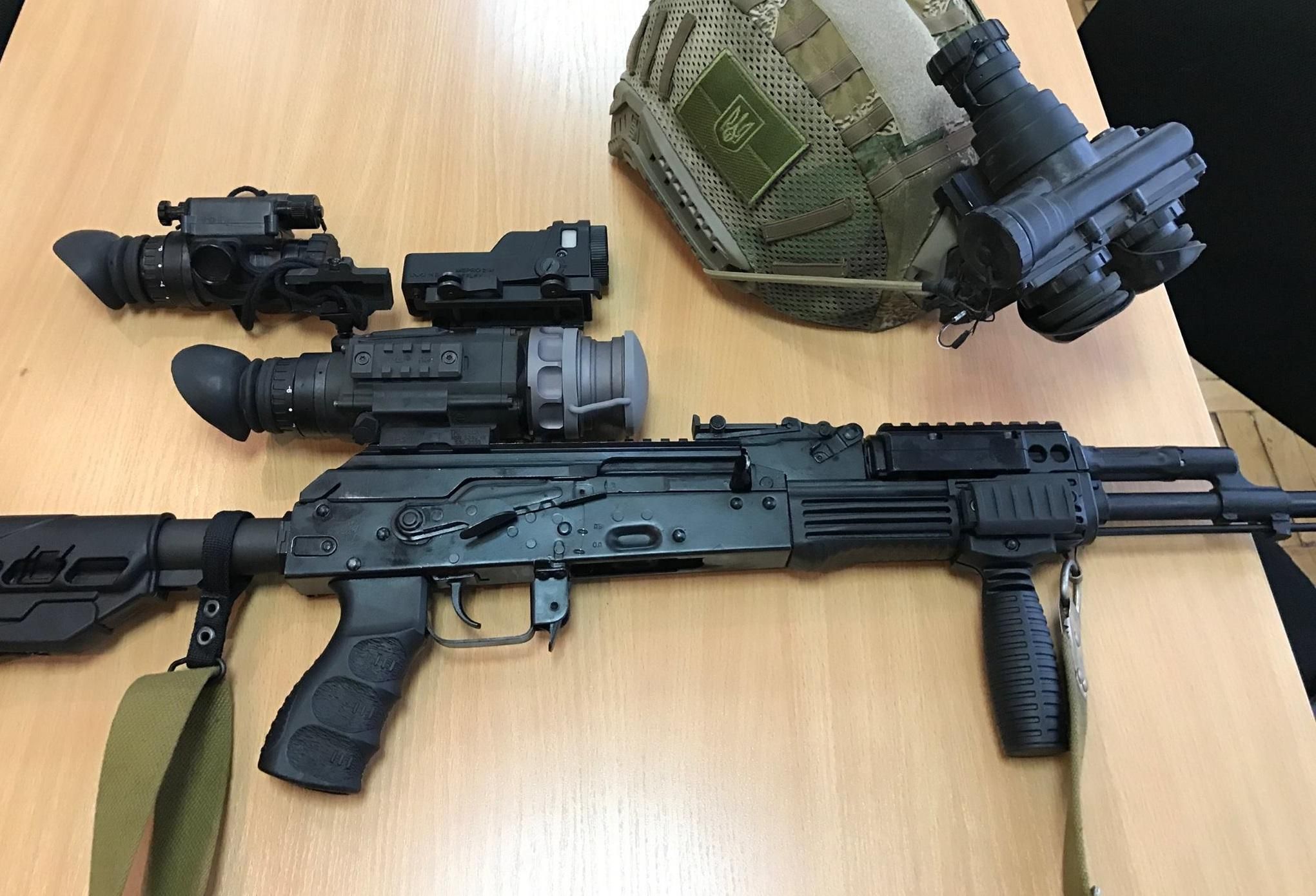 Показали новеньке екіпірування десантників: сучасні тепловізори та автомати Показали новеньке екіпірування десантників: сучасні тепловізори та автомати