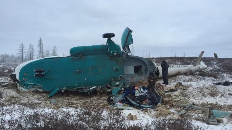 З’явилися фото з аварії вертольота в Росії 