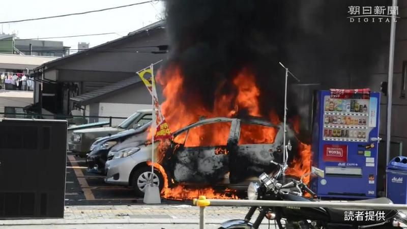 Два вибухи прогриміли в Японії: є жертви, з'явилось відео