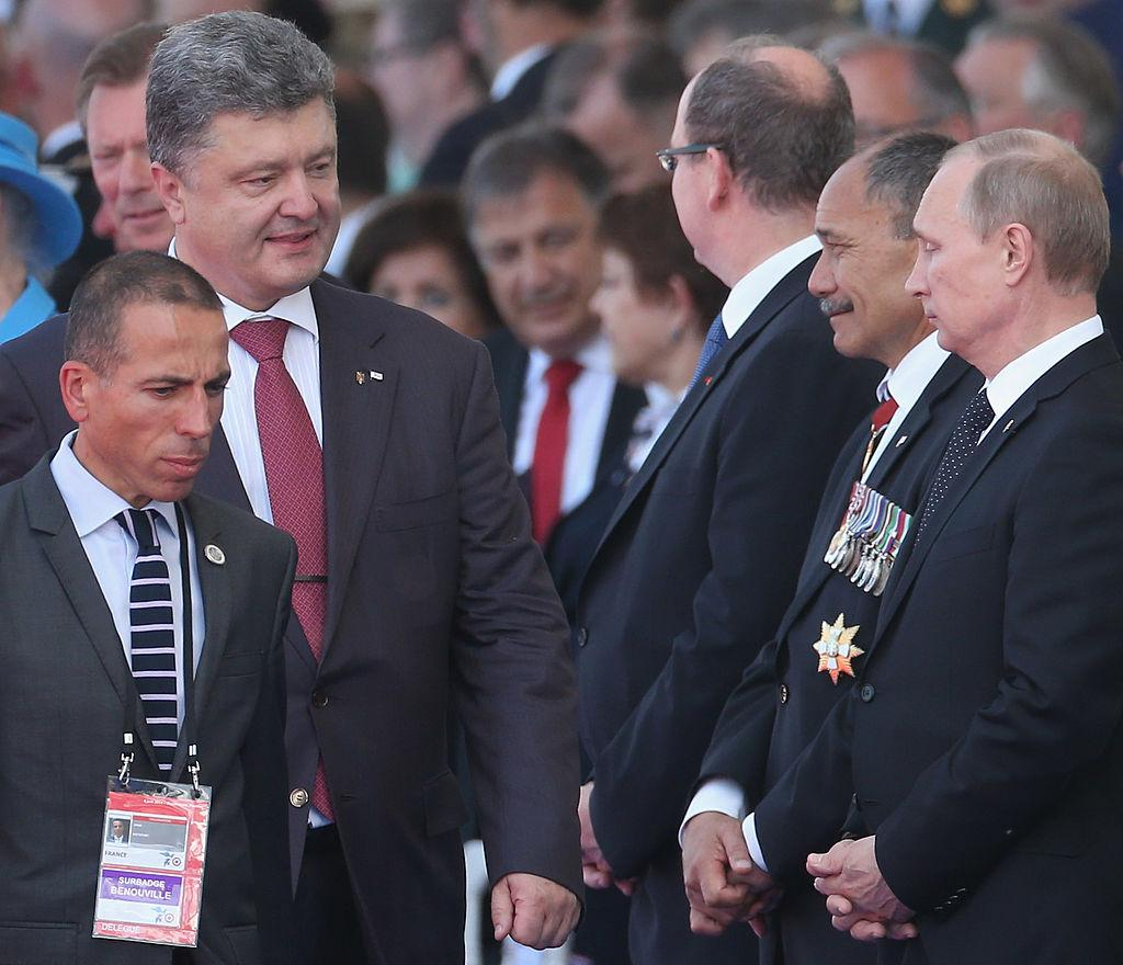 В Кремле отреагировали на слухи о разговоре "на повышенных тонах между" Порошенко и Путиным