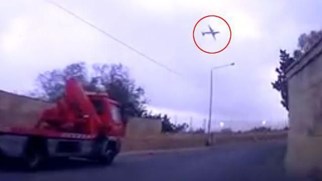 Появилось видео момента крушения самолета на Мальте