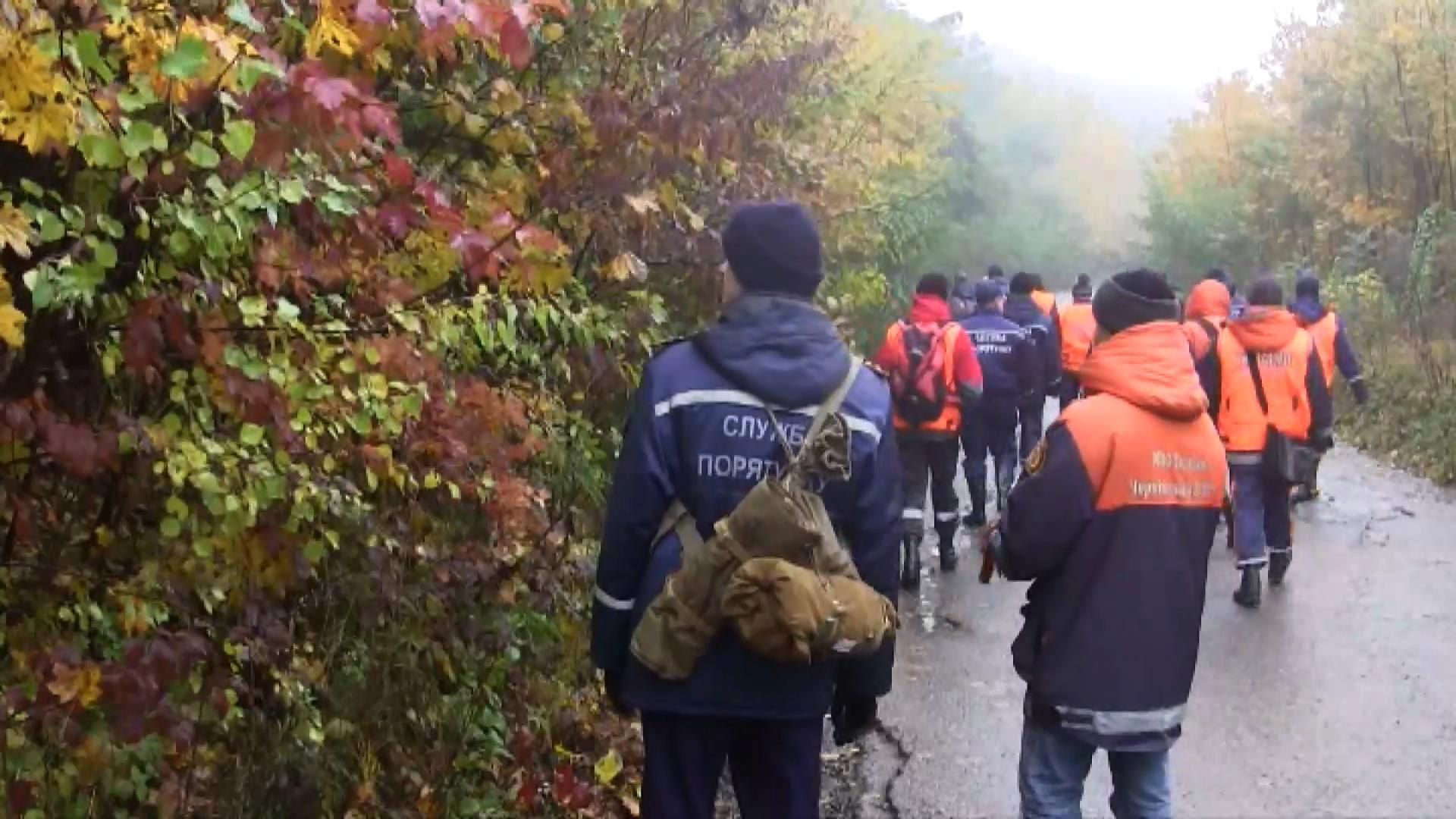 Загублені в лісі: рятувальники добу шукали зниклу родину грибників Загублені в лісі: рятувальники добу шукали зниклу родину грибників