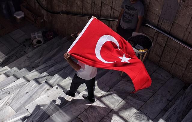 Туреччину струсонув потужний вибух Туреччину струсонув потужний вибух