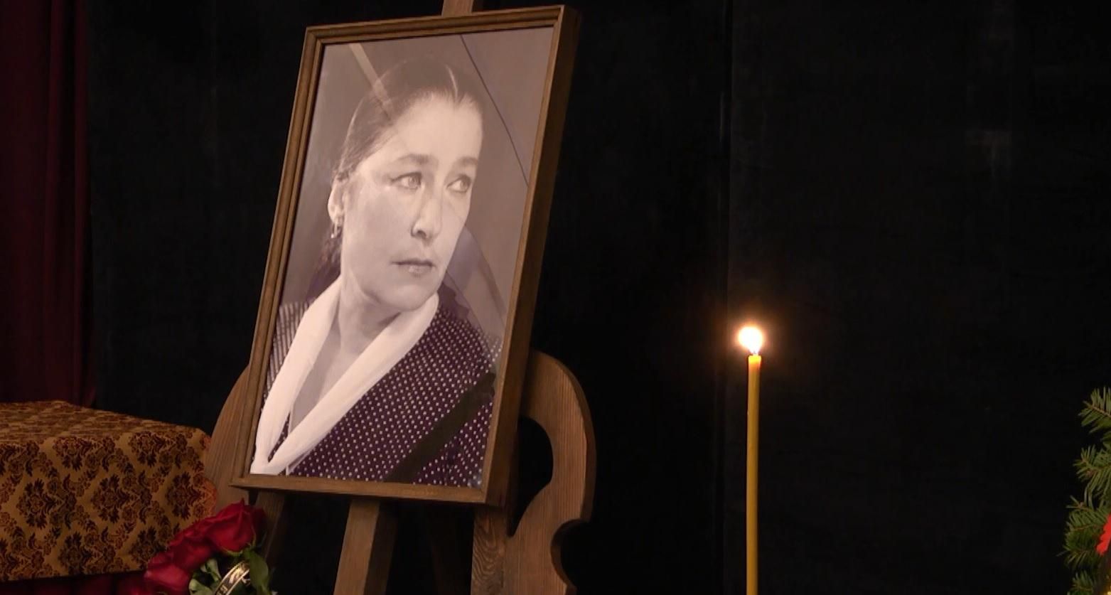 Как в Киеве прощались с Валерией Заклунной Как в Киеве прощались с Валерией Заклунной