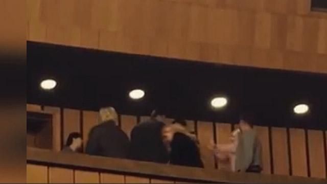 Усі деталі нападу на військового в оперному театрі Дніпра Усі деталі нападу на військового в оперному театрі Дніпра