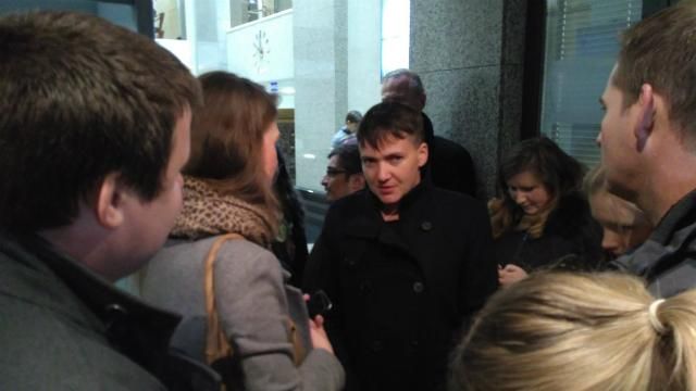 Савченко вызвала ажиотаж в Москве: на суд пришла в вышиванке