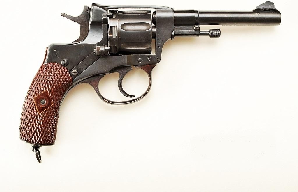 На станции метро в Киеве поймали вооруженного мужчину На станции метро в Киеве поймали вооруженного мужчину