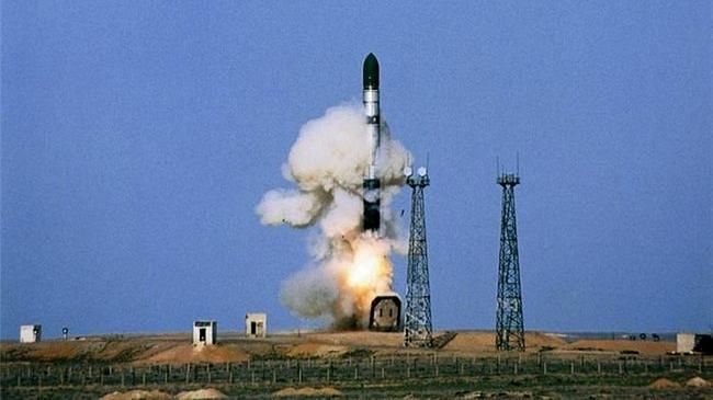 У Росії показали нову модель смертоносної ракети "Сатана" У Росії показали нову модель смертоносної ракети "Сатана"