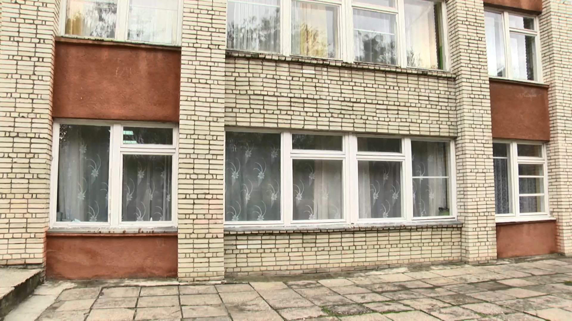 За ночь во Львове "pfчистили" 4 образовательные учреждения