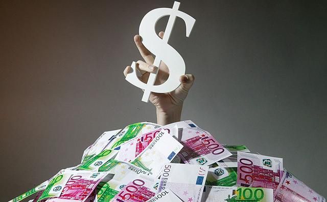 Курс валют на 28 жовтня: долар падає Курс валют на 28 жовтня: долар падає