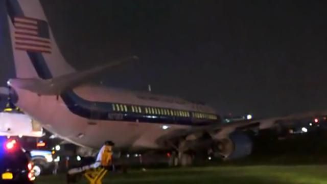 Літак Трампа невдало сів у Нью-Йорку: опубліковано відео