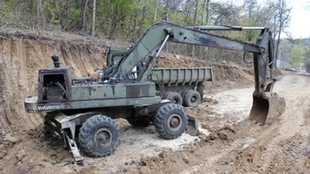 На межі екологічного лиха: у Полтаві прорвало колектор На межі екологічного лиха: у Полтаві прорвало колектор