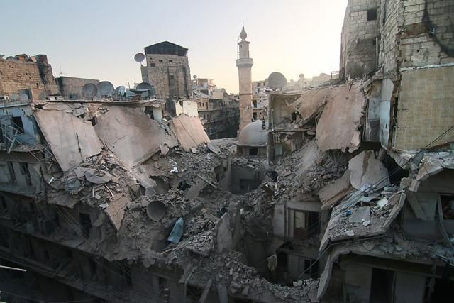 Военные просят Путина разрешить снова бомбить Алеппо