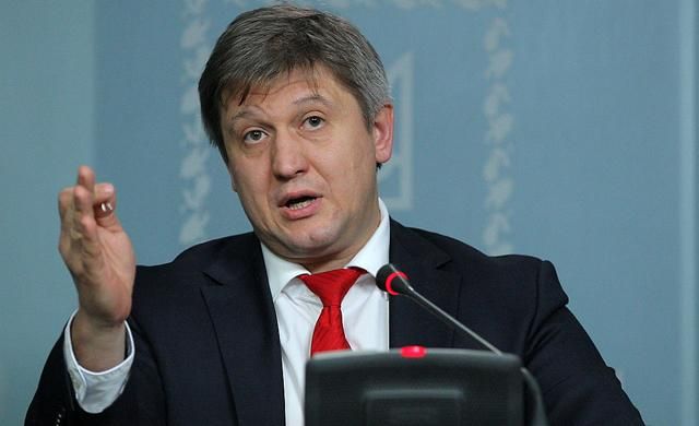 Ще один міністр пояснив, звідки візьмуться гроші для підвищення зарплат Ще один міністр пояснив, звідки візьмуться гроші для підвищення зарплат