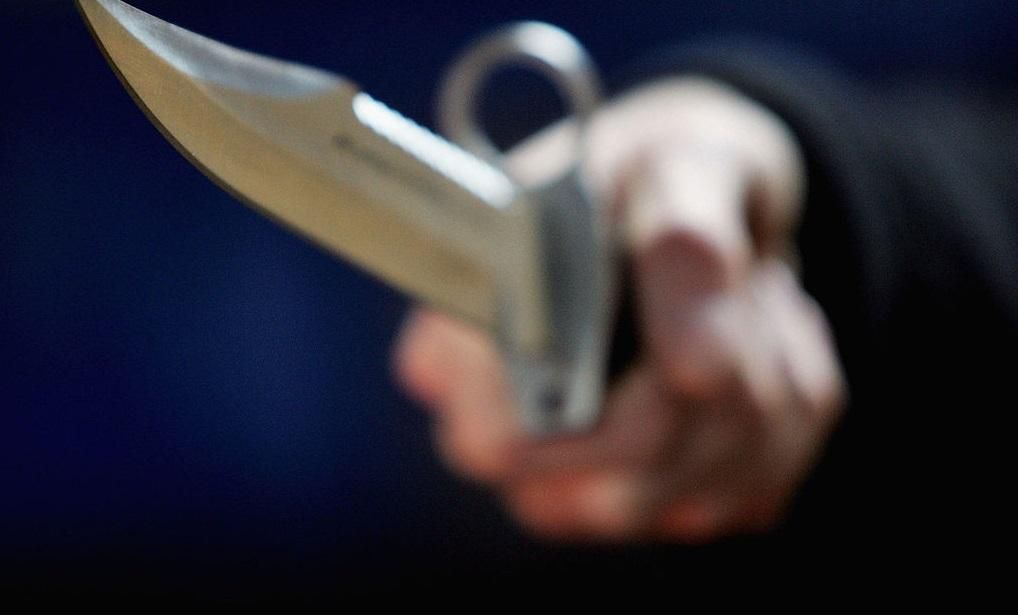 У Києві іноземець підрізав таксиста У Києві іноземець підрізав таксиста