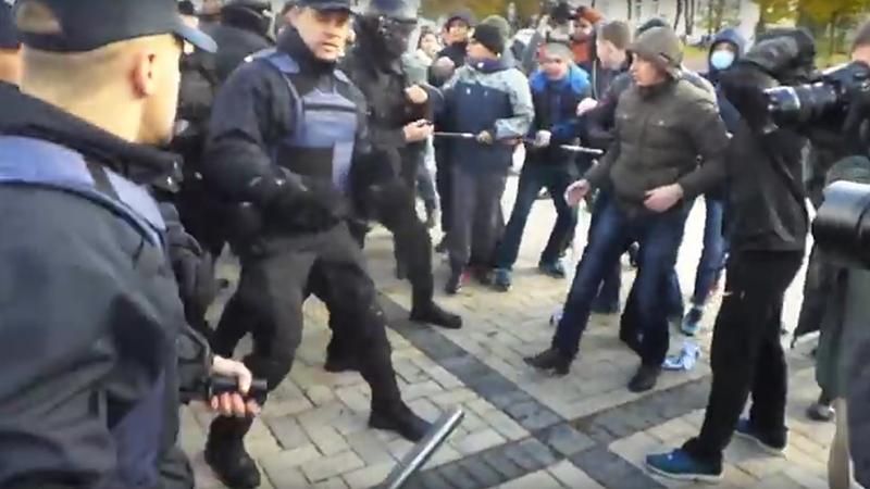 "Конопляний марш" у Києві: у поліції розповіли про сутичку 