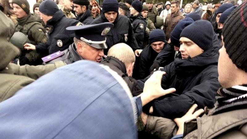 Акции на Куликовом поле в Одессе переросли в столкновения: опубликованы фото Акции на Куликовом поле в Одессе переросли в столкновения: опубликованы фото