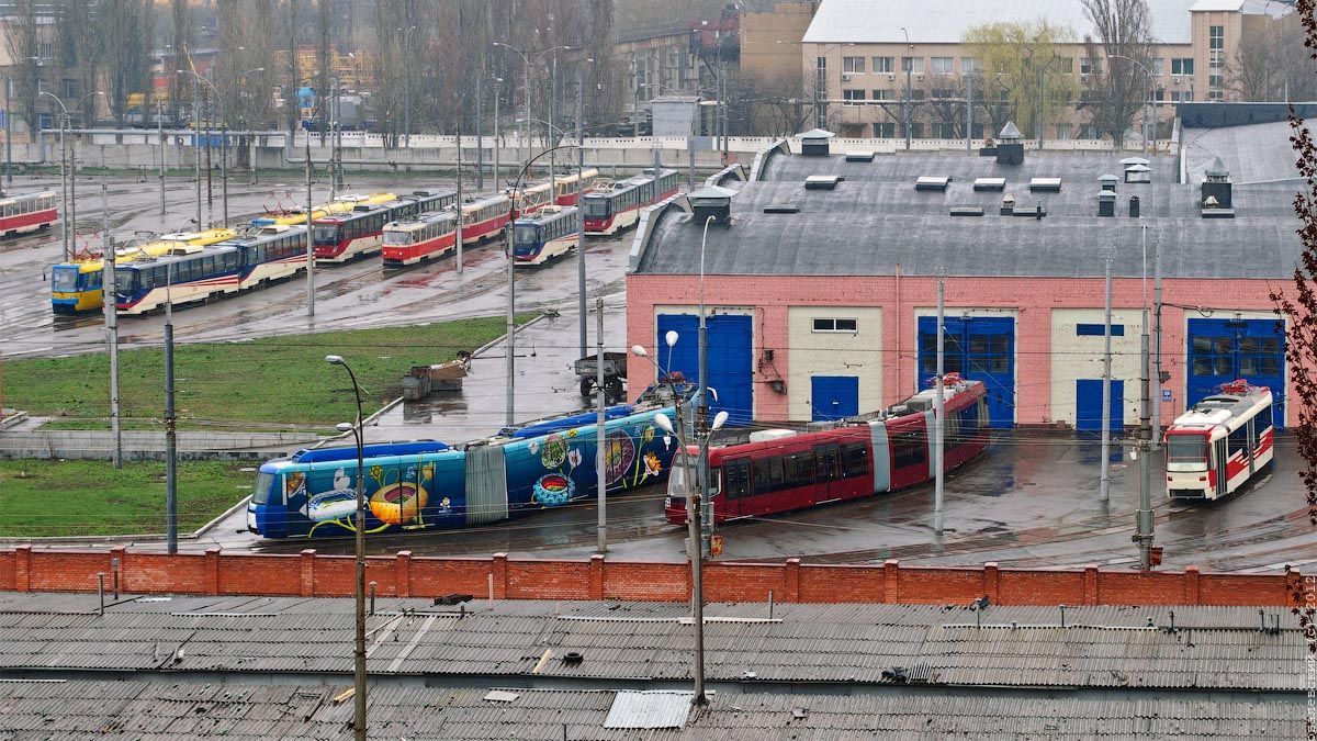 В трамвайном депо Киева произошел взрыв, есть жертвы